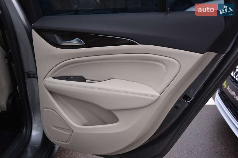 Седан Buick Regal 2018 в Киеве