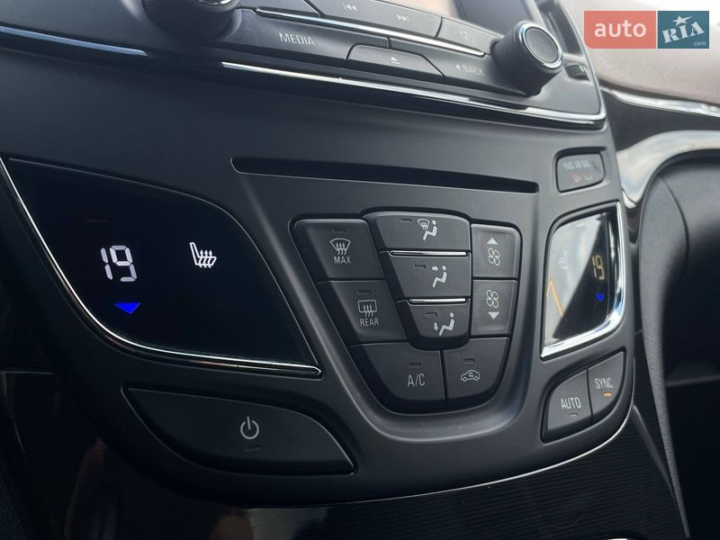 Седан Buick Regal 2016 в Киеве