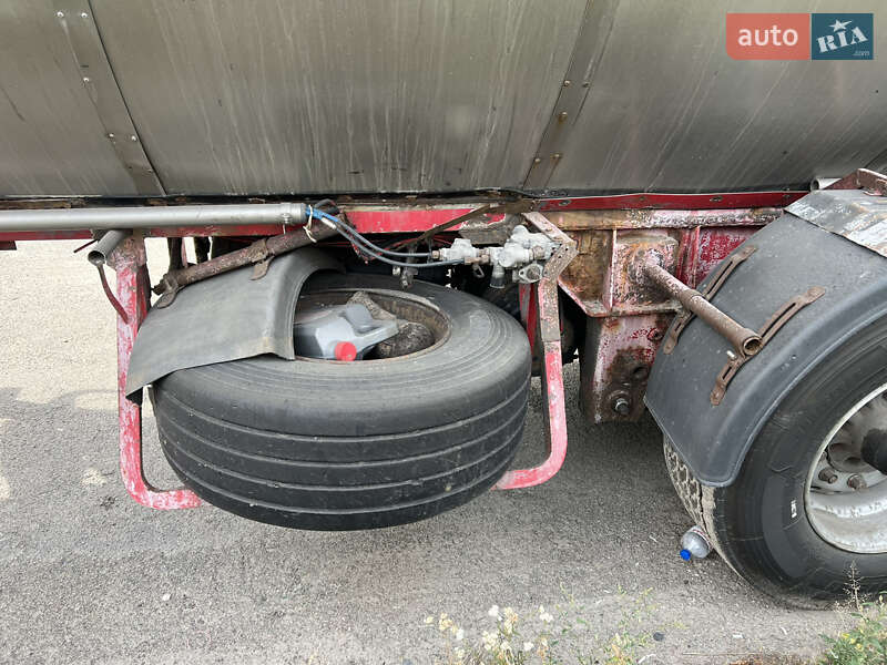 Цистерна напівпричіп Burg BPM 1990 в Луцьку