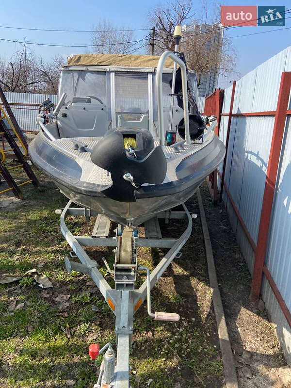 Катер Buster LX 2012 в Киеве фото 3 Катер Buster LX 2012 в Киеве