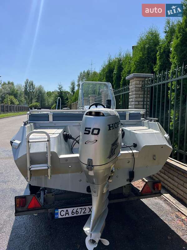 Катер Buster M 2008 в Киеве фото 2 Катер Buster M 2008 в Киеве