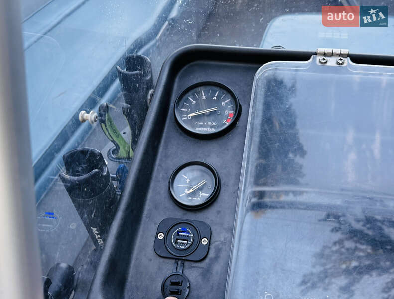 Човен Buster M 2008 в Києві