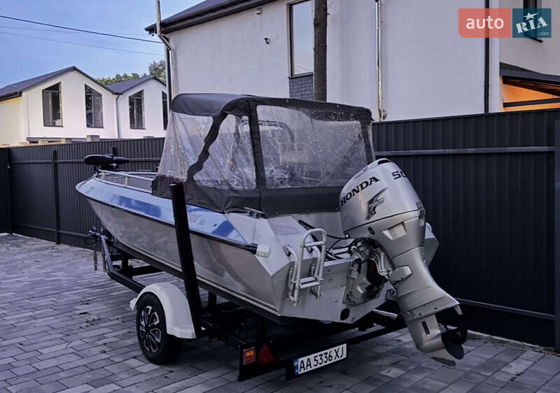 Човен Buster M 2008 в Києві