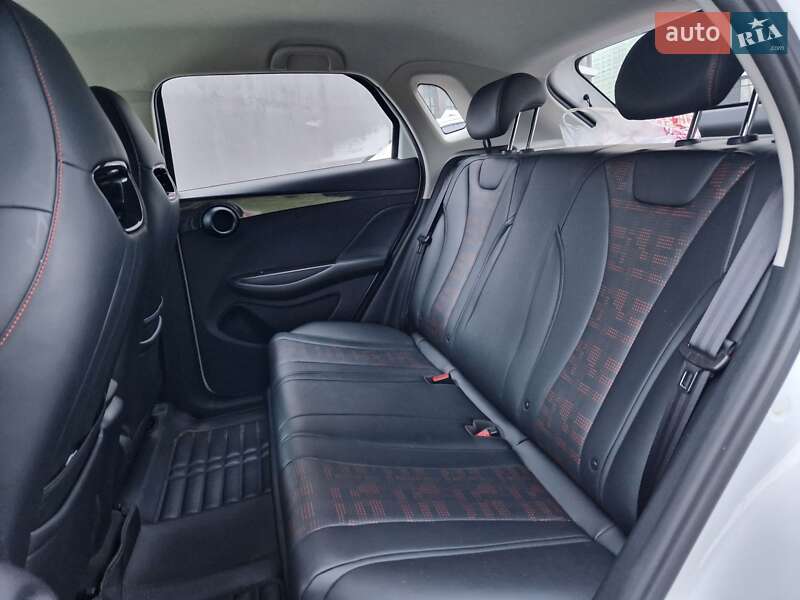 Хэтчбек BYD E2 2023 в Киеве