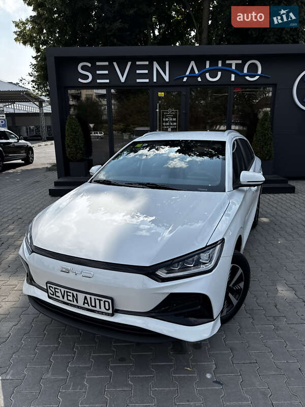 Хетчбек BYD E2 2025 в Чернівцях фото 2 Хетчбек BYD E2 2025 в Чернівцях