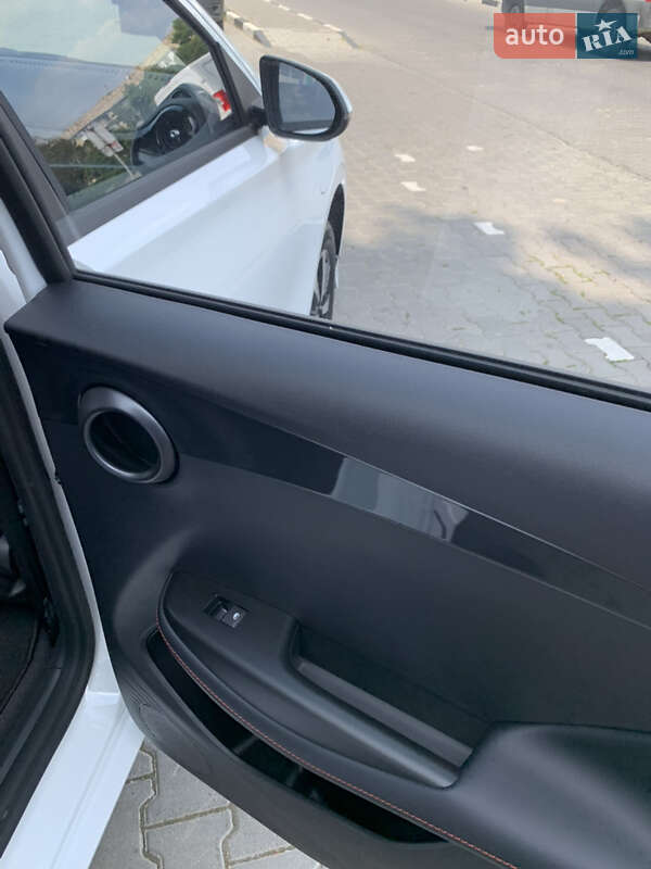 Хетчбек BYD E2 2025 в Чернівцях фото 42 Хетчбек BYD E2 2025 в Чернівцях