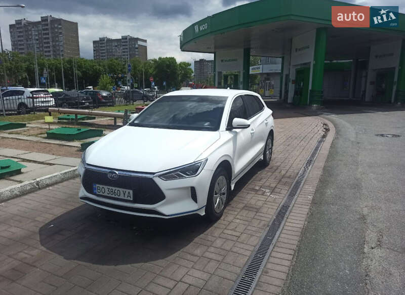 Хэтчбек BYD E2 2022 в Киеве