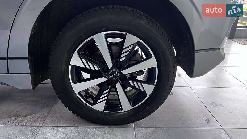 Хэтчбек BYD E2 2023 в Киеве