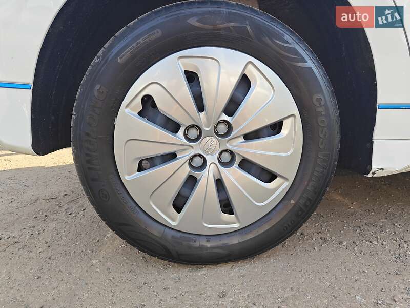 Хэтчбек BYD E2 2022 в Киеве фото 18 Хэтчбек BYD E2 2022 в Киеве