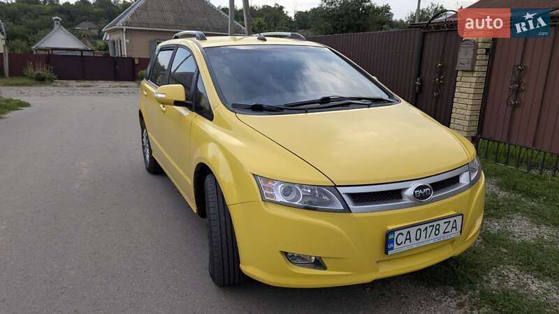 Хэтчбек BYD E6 2014 в Черкассах