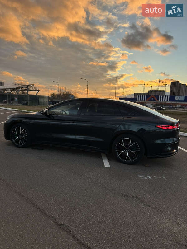 Седан BYD Han 2022 в Киеве