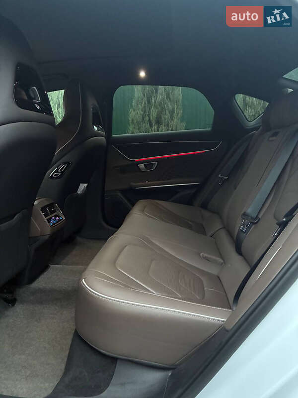 Седан BYD Han 2022 в Коростишеві