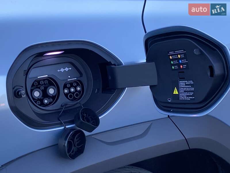 Позашляховик / Кросовер BYD Leopard 3 2025 в Погребах