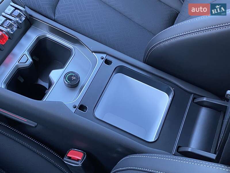 Позашляховик / Кросовер BYD Leopard 3 2025 в Погребах