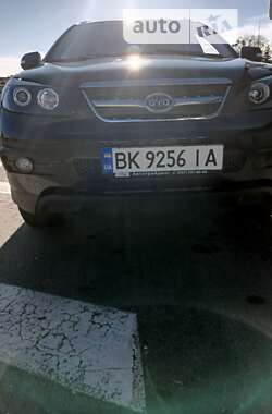 Седан BYD S6 2013 в Дубні