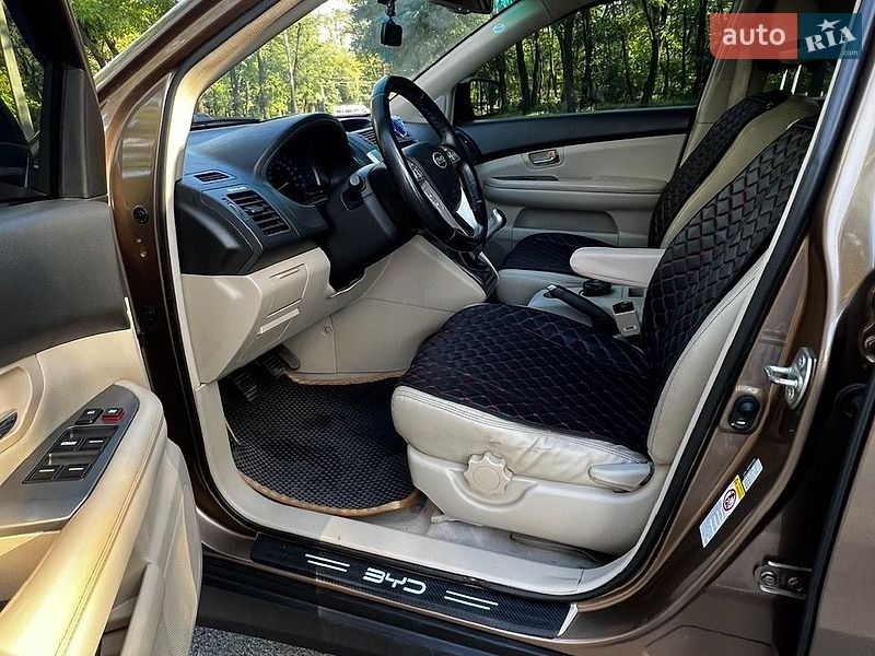 Позашляховик / Кросовер BYD S6 2013 в Кривому Розі