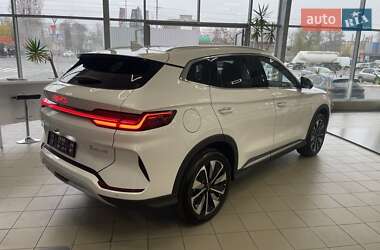 Позашляховик / Кросовер BYD Song Plus 2025 в 