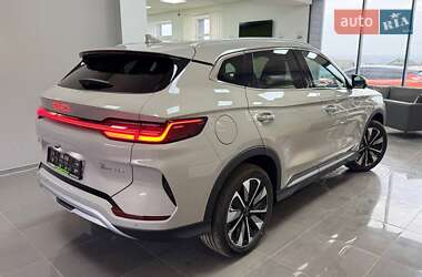 Позашляховик / Кросовер BYD Song Plus 2025 в 