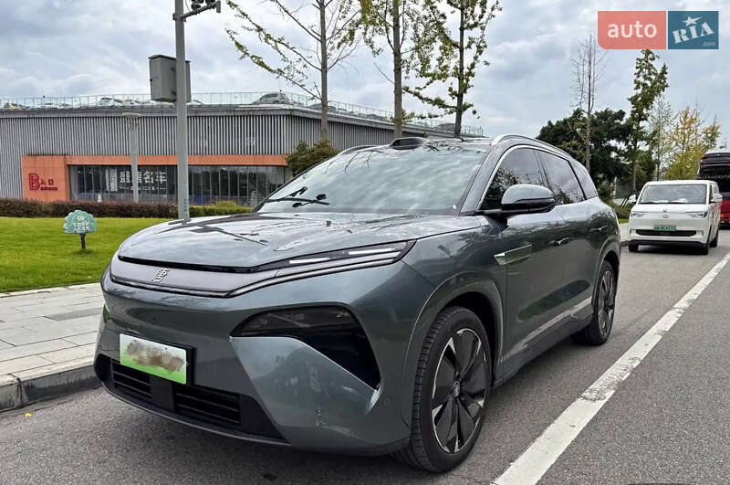 Позашляховик / Кросовер BYD Tang L 2025 в 