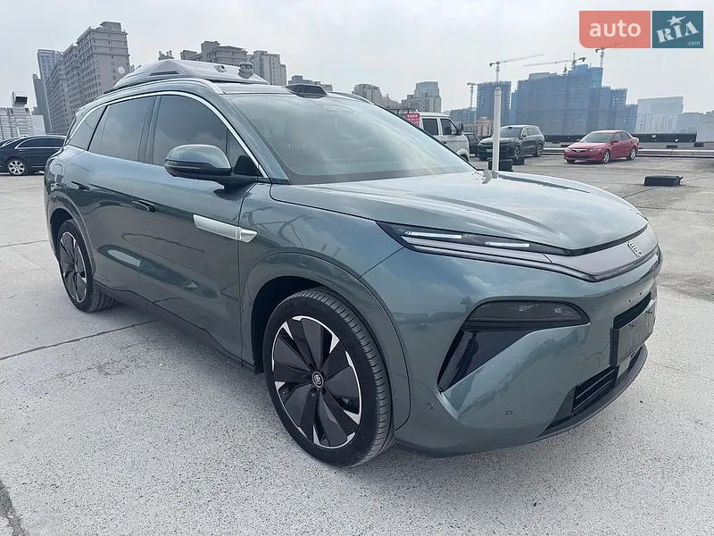 BYD Tang L