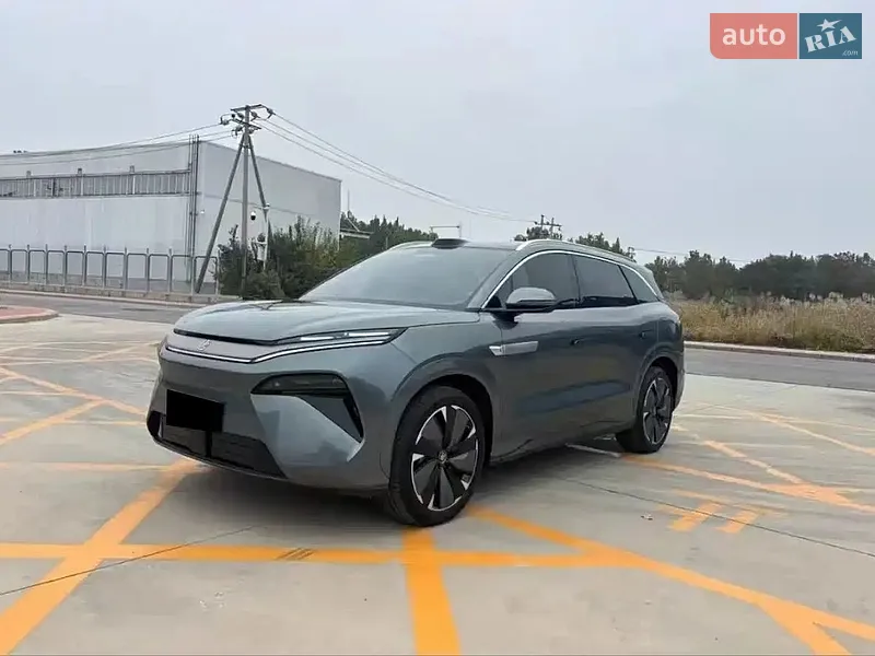 BYD Tang L