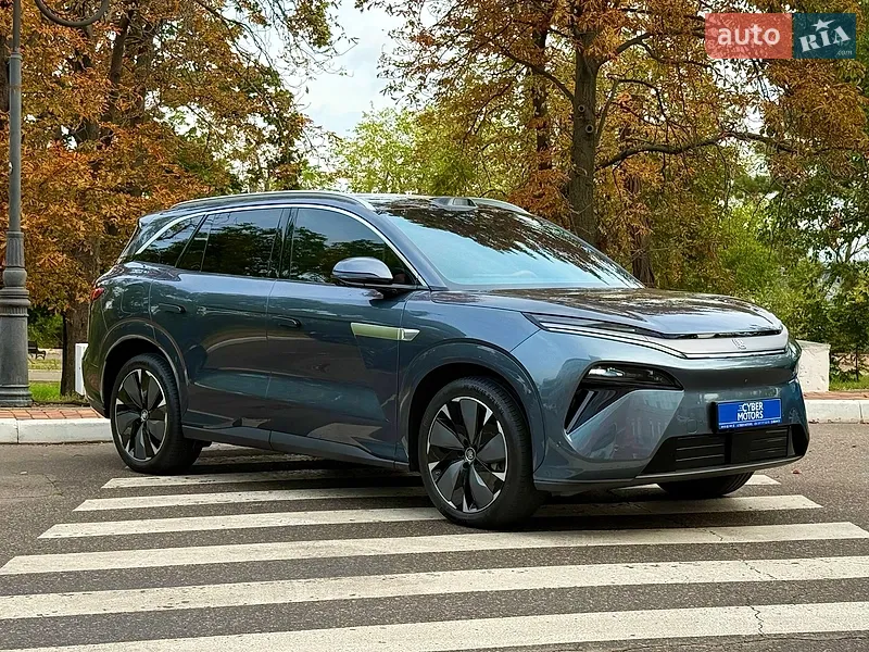 BYD Tang L