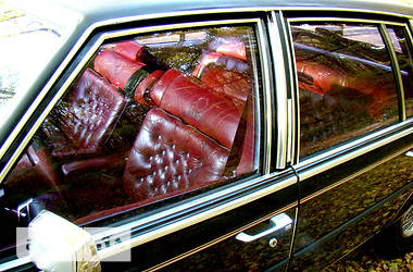 Седан Cadillac Brougham 1988 в 