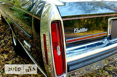 Седан Cadillac Brougham 1988 в 