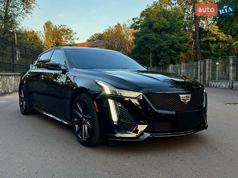 Седан Cadillac CT5 2022 в 