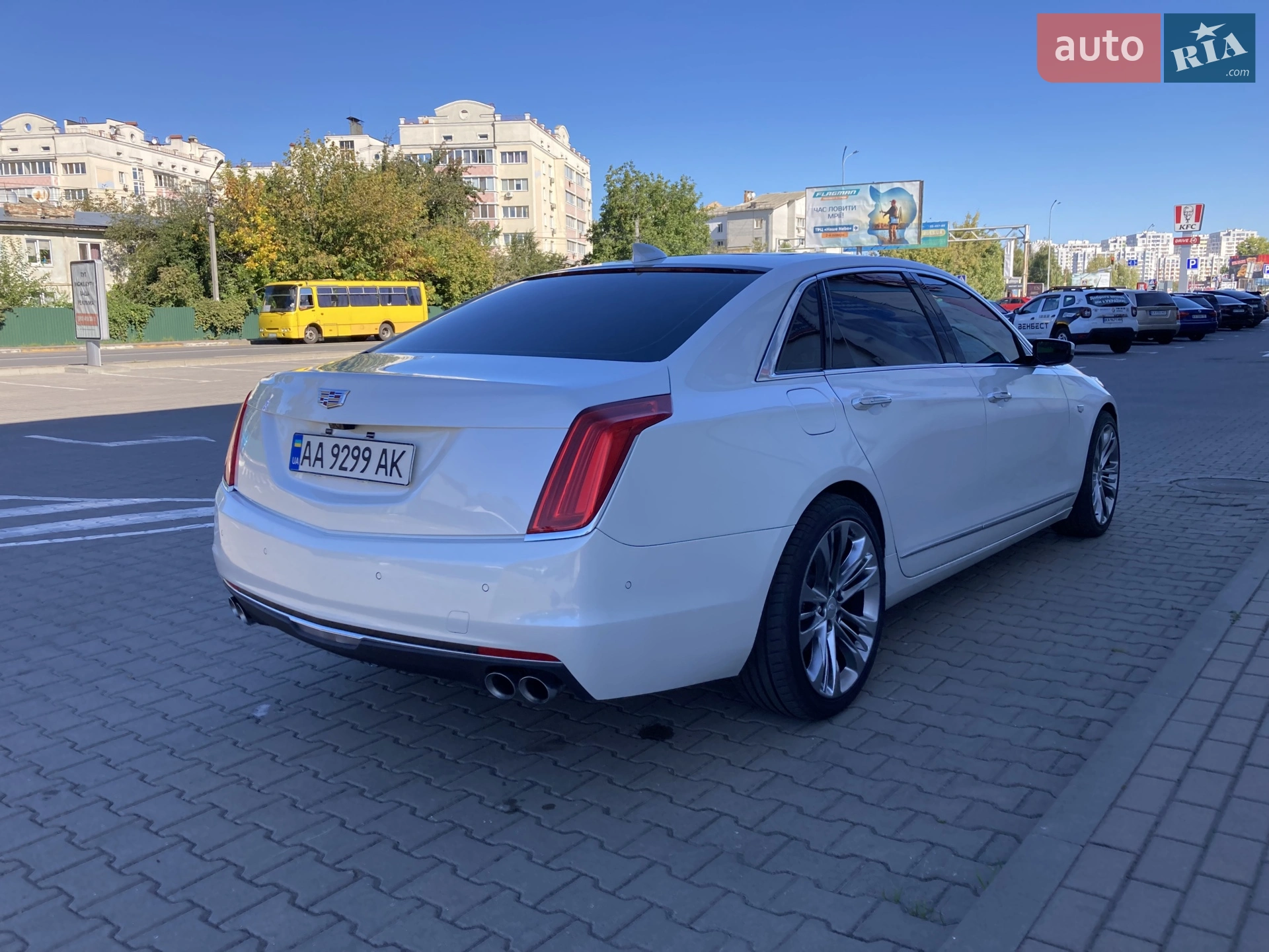 Cadillac CT6 2016 VIN 1G6KG5R64GU126859 фото оголошення 3 з 20