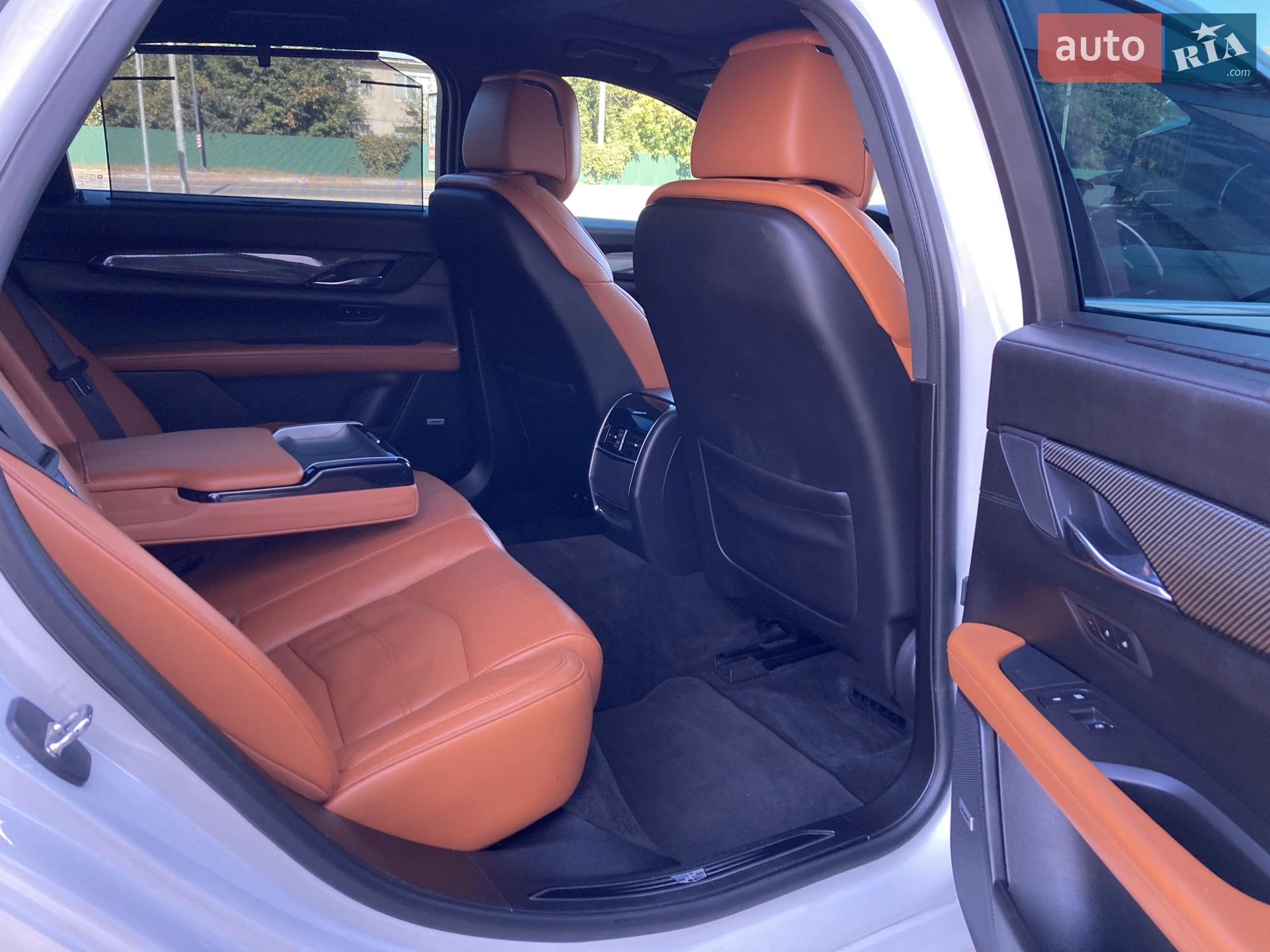 Cadillac CT6 2016 VIN 1G6KG5R64GU126859 фото оголошення 13 з 20