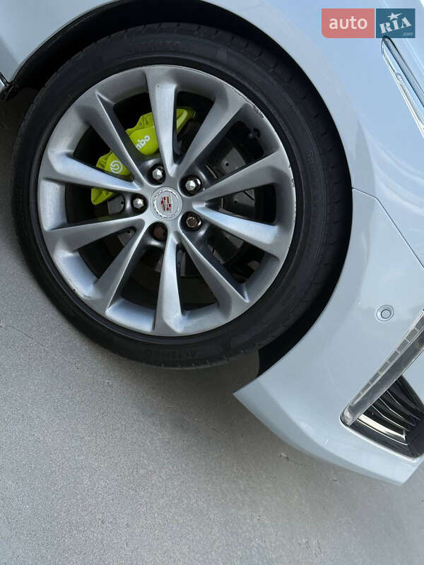 Седан Cadillac CTS 2013 в Киеве