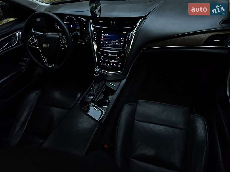 Седан Cadillac CTS 2015 в Львове
