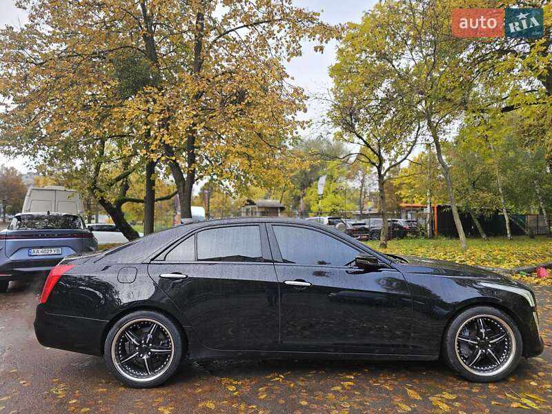 Седан Cadillac CTS 2015 в Львове