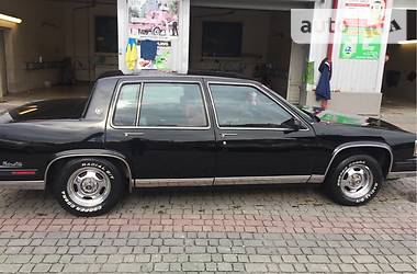 Седан Cadillac DE Ville 1986 в Тернополе