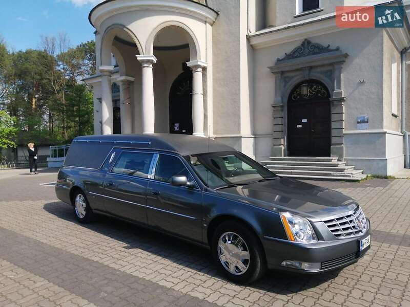 Седан Cadillac DTS 2007 в Львове