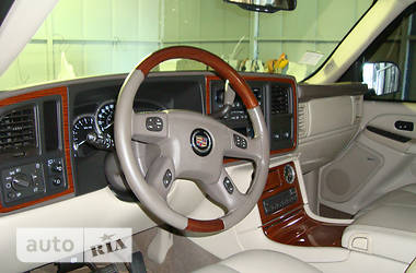  Cadillac Escalade 2003 в 