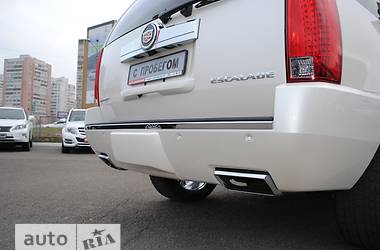 Внедорожник / Кроссовер Cadillac Escalade 2013 в 