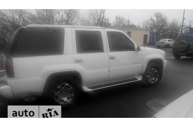 Внедорожник / Кроссовер Cadillac Escalade 2000 в 