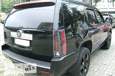 Внедорожник / Кроссовер Cadillac Escalade 2007 в 