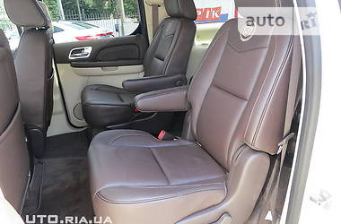 Внедорожник / Кроссовер Cadillac Escalade 2009 в 