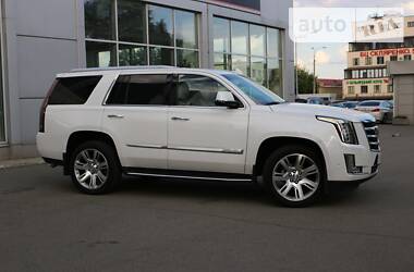 Внедорожник / Кроссовер Cadillac Escalade 2016 в Киеве