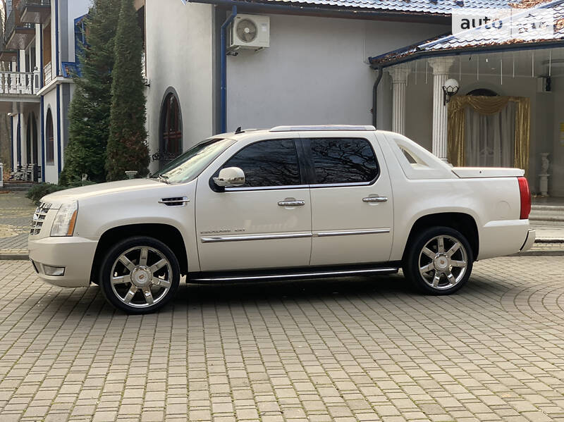 Пикап Cadillac Escalade 2012 в Ивано-Франковске
