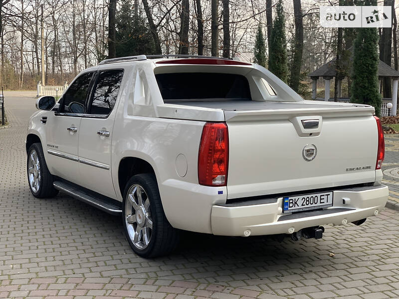Пикап Cadillac Escalade 2012 в Ивано-Франковске