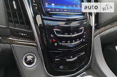 Позашляховик / Кросовер Cadillac Escalade 2016 в Одесі