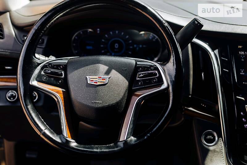Позашляховик / Кросовер Cadillac Escalade 2015 в Тячеві