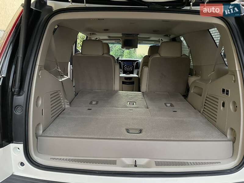 Внедорожник / Кроссовер Cadillac Escalade 2015 в Киеве фото 15 Внедорожник / Кроссовер Cadillac Escalade 2015 в Киеве