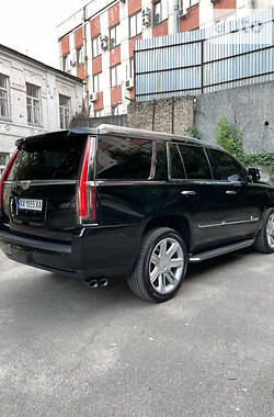 Внедорожник / Кроссовер Cadillac Escalade 2015 в Киеве