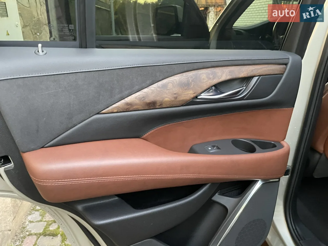 2016 Cadillac Escalade - мініатюра 15