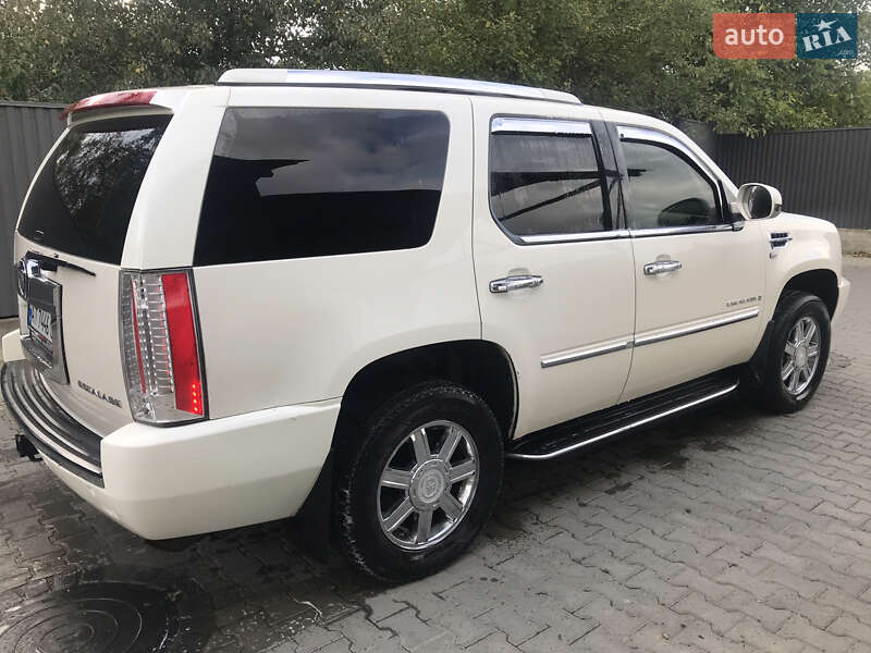 Внедорожник / Кроссовер Cadillac Escalade 2007 в Косове фото 4 Внедорожник / Кроссовер Cadillac Escalade 2007 в Косове